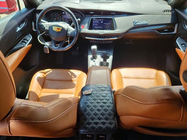 2019 CADILLAC XT4 Premium Luxury