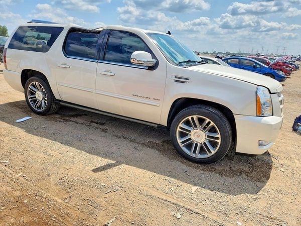 2013 CADILLAC ESCALADE ESV Premium