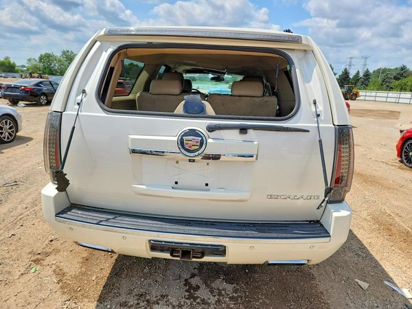 2013 CADILLAC ESCALADE ESV Premium