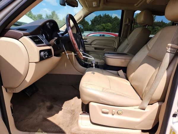 2013 CADILLAC ESCALADE ESV Premium