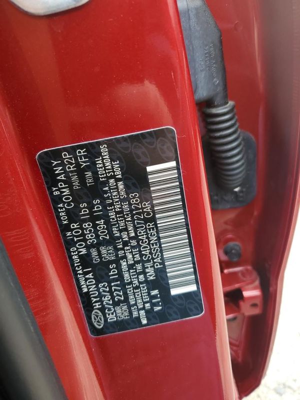 2024 HYUNDAI ELANTRA