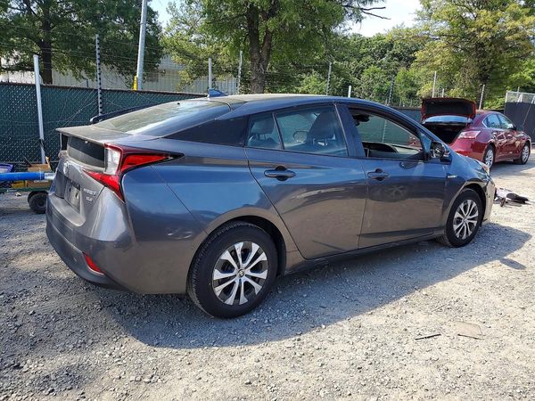 2019 TOYOTA PRIUS LE/XLE