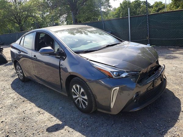 2019 TOYOTA PRIUS LE/XLE