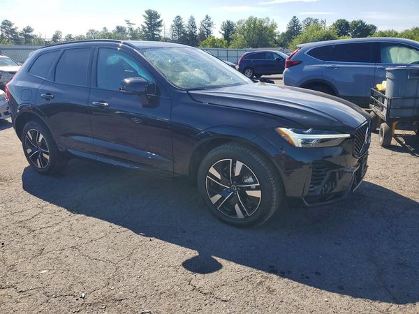2026 VOLVO XC60 Plus Dark