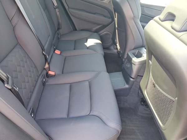 2026 VOLVO XC60 Plus Dark