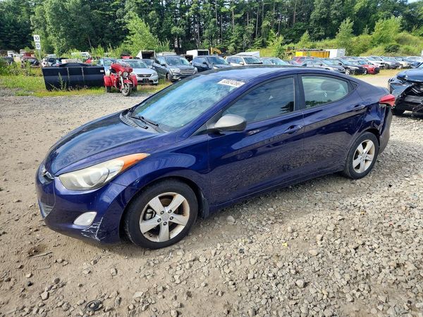 2013 HYUNDAI ELANTRA