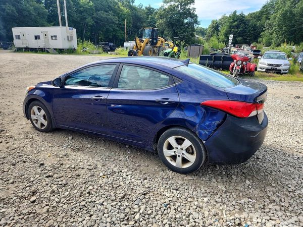 2013 HYUNDAI ELANTRA