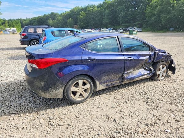 2013 HYUNDAI ELANTRA
