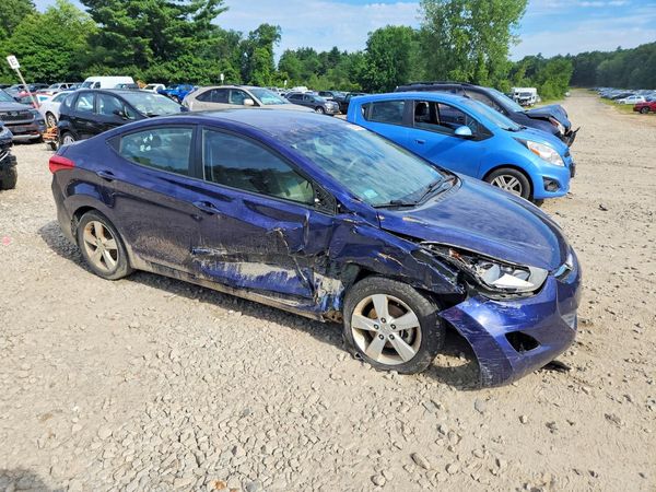 2013 HYUNDAI ELANTRA