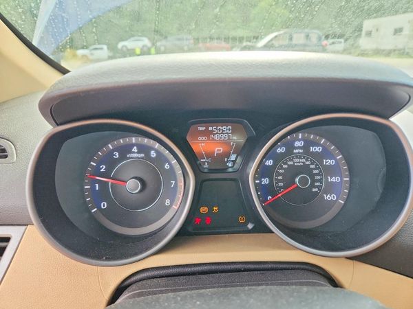 2013 HYUNDAI ELANTRA
