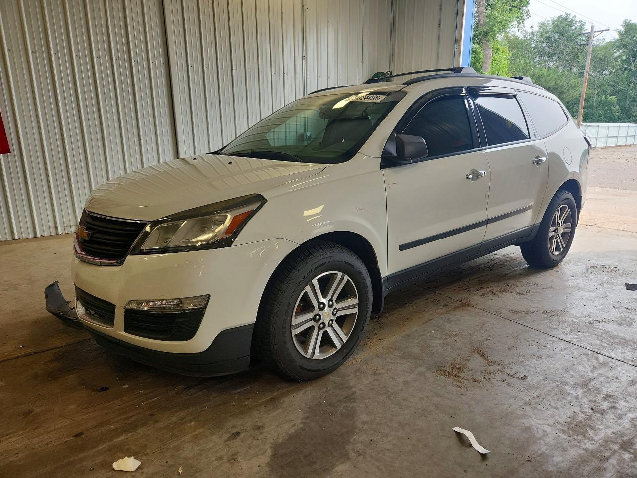 2017 CHEVROLET TRAVERSE LS
