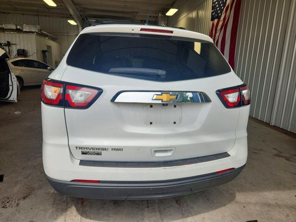 2017 CHEVROLET TRAVERSE LS