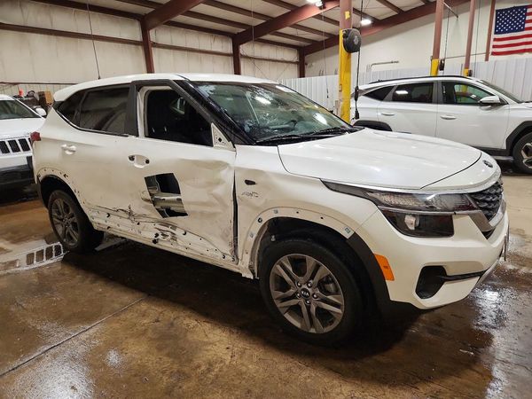 2021 KIA SELTOS LX