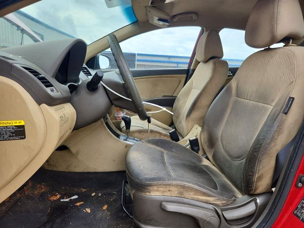 2012 HYUNDAI ACCENT