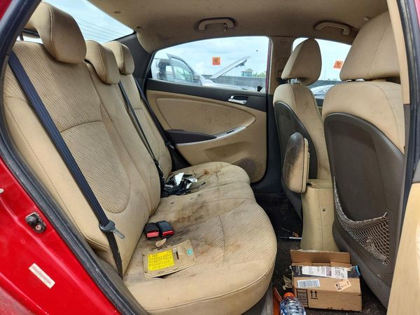 2012 HYUNDAI ACCENT