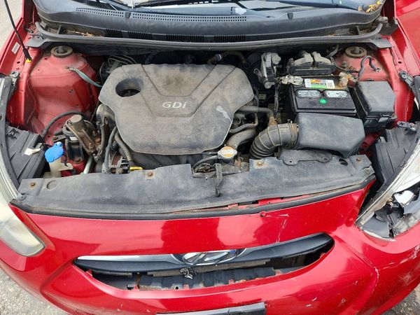 2012 HYUNDAI ACCENT
