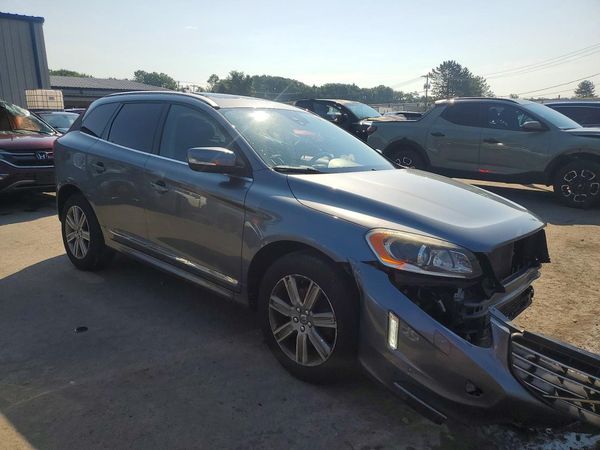 2017 VOLVO XC60 Inscription
