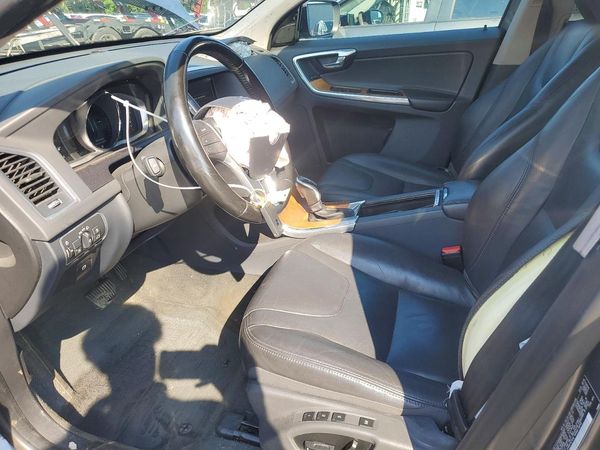 2017 VOLVO XC60 Inscription