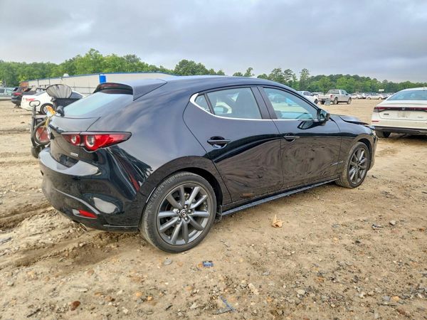 2022 MAZDA 3 Preferred Package