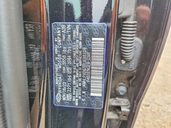 2024 HYUNDAI ELANTRA Limited