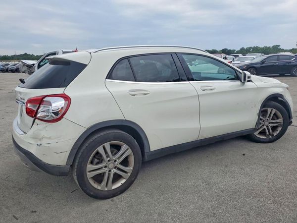 2017 MERCEDES-BENZ GLA
