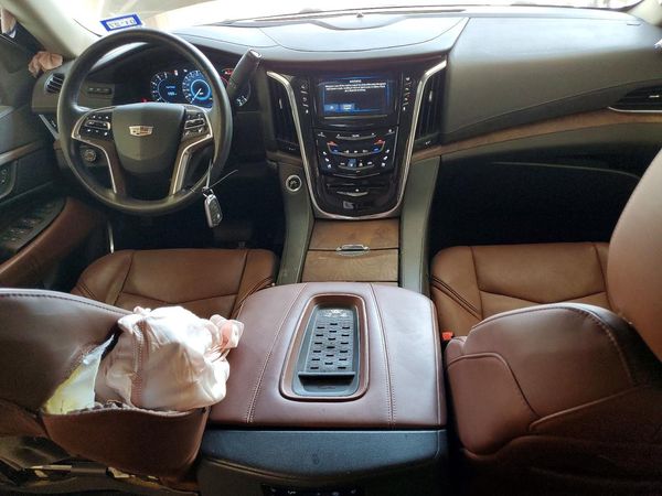2016 CADILLAC ESCALADE Luxury