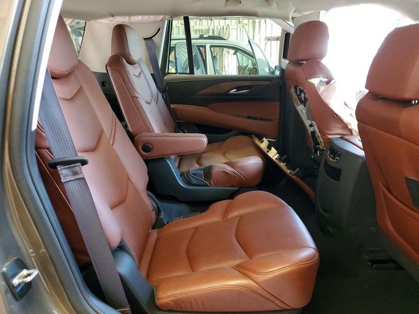 2016 CADILLAC ESCALADE Luxury