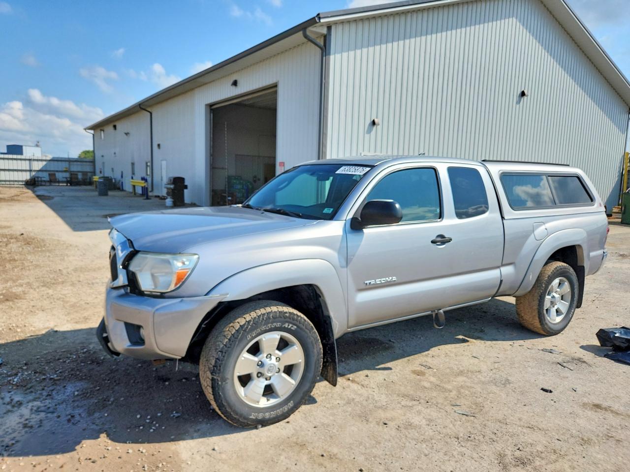 2014 TOYOTA TACOMA Delux Grade — Front 3/4