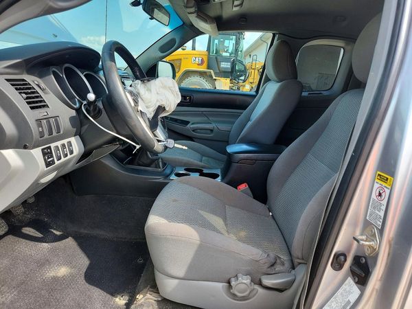 2014 TOYOTA TACOMA Delux Grade — DENT