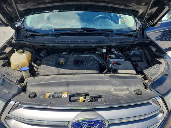 2017 FORD EDGE SEL — Engine bay