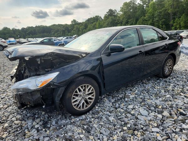 2017 TOYOTA CAMRY