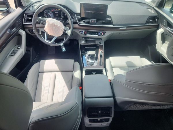 2025 AUDI Q5 E