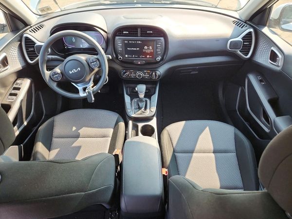 2025 KIA SOUL LX, S