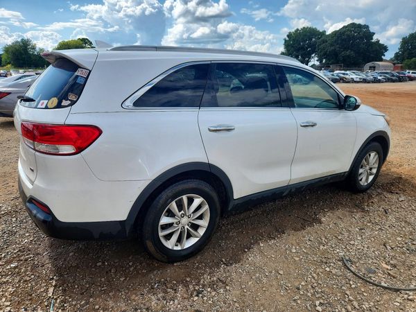 2016 KIA SORENTO L / LX