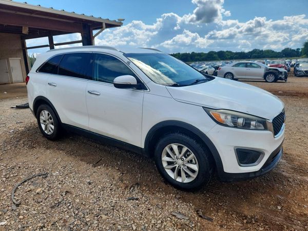 2016 KIA SORENTO L / LX