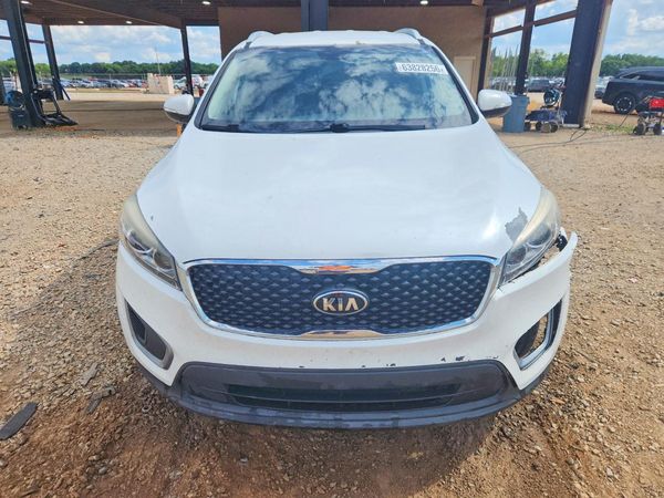 2016 KIA SORENTO L / LX