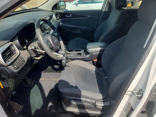 2016 KIA SORENTO L / LX