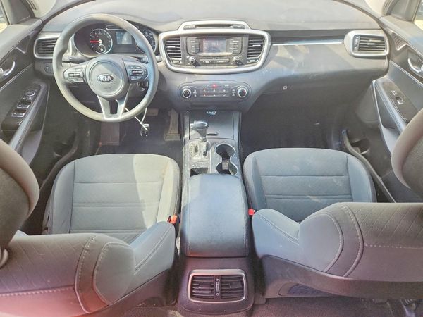 2016 KIA SORENTO L / LX
