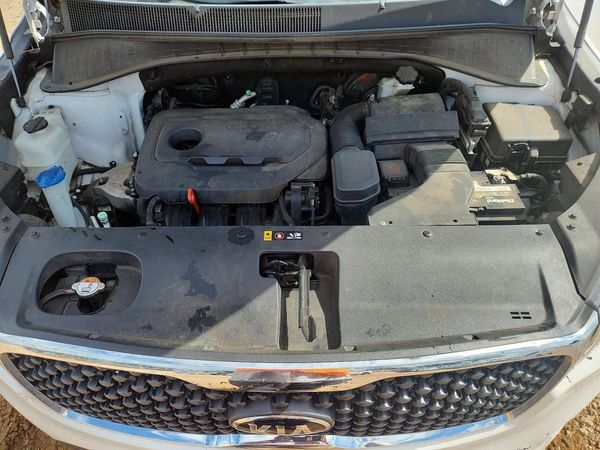 2016 KIA SORENTO L / LX