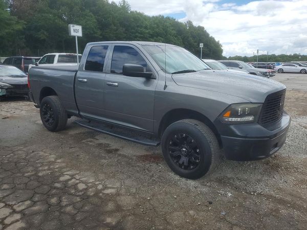 2013 RAM 1500 SLT