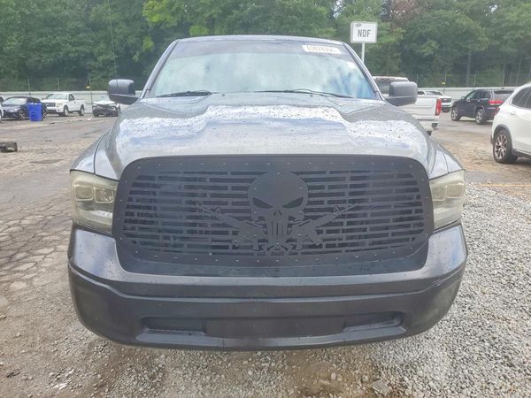 2013 RAM 1500 SLT