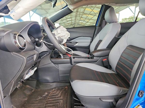2024 NISSAN KICKS SR