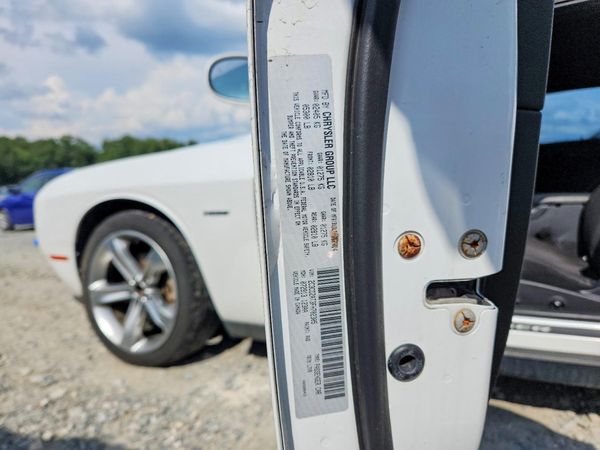 2015 DODGE CHALLENGER SXT
