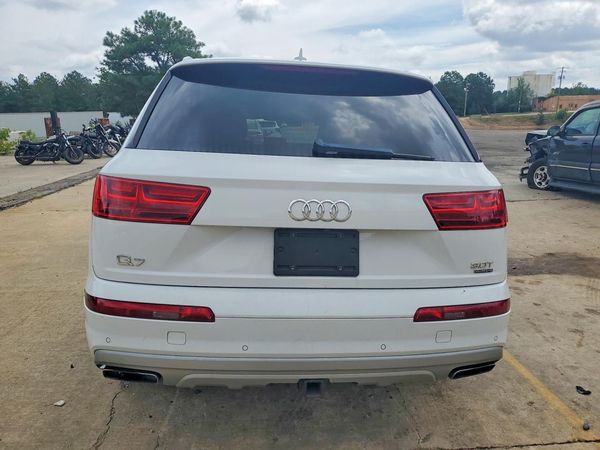 2018 AUDI Q7 quattro Premium Plus