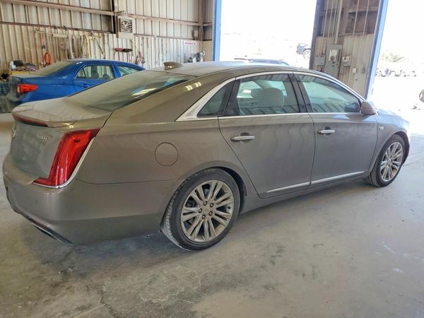 2018 CADILLAC XTS Luxury