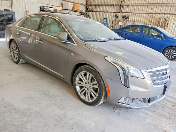 2018 CADILLAC XTS Luxury