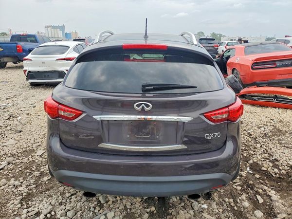 2015 INFINITI QX70