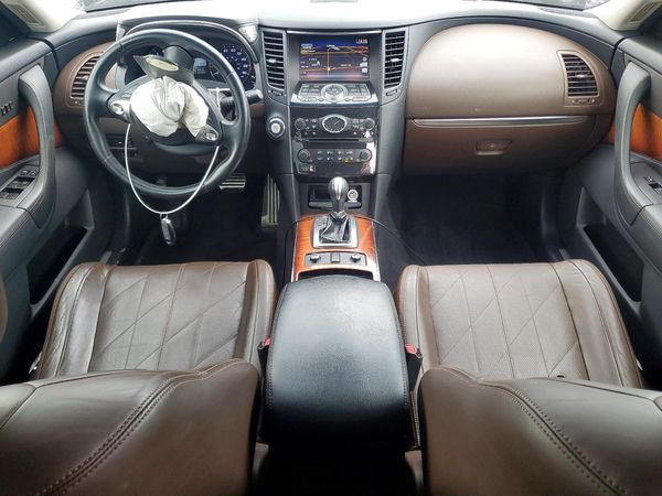2015 INFINITI QX70