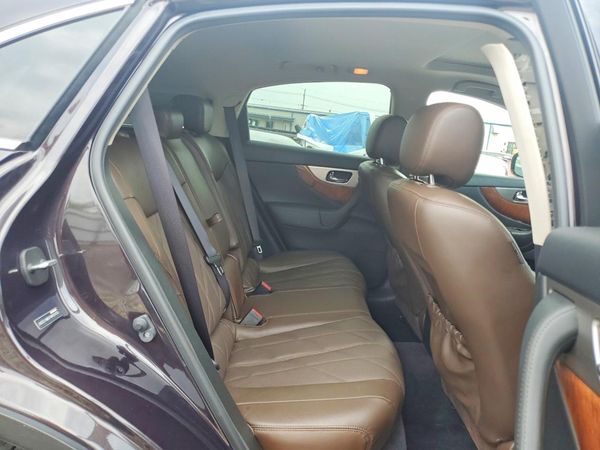 2015 INFINITI QX70