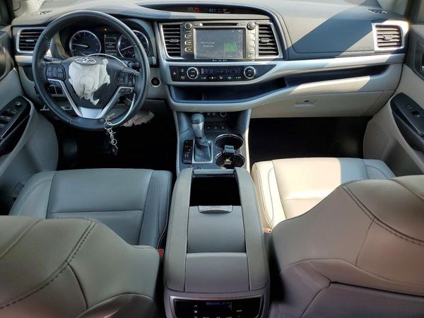 2019 TOYOTA HIGHLANDER